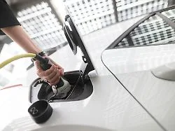 Steuerfreier Auslagenersatz: E-Auto der Firma privat geladen: Strommenge dokumentieren?