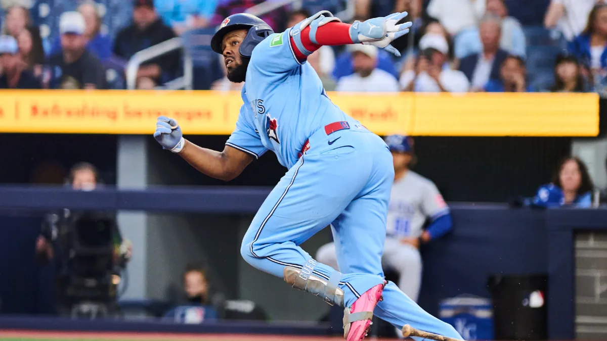 Blue Jays back Guerrero entering final playoff push