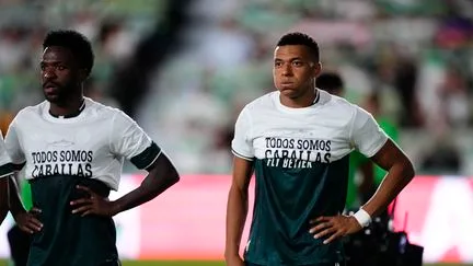 Kylian Mbappé, Vinicius Jr et Ibrahima Konaté masquent en partie un slogan en soutien aux habitants de Ceuta, début de polémique en Espagne