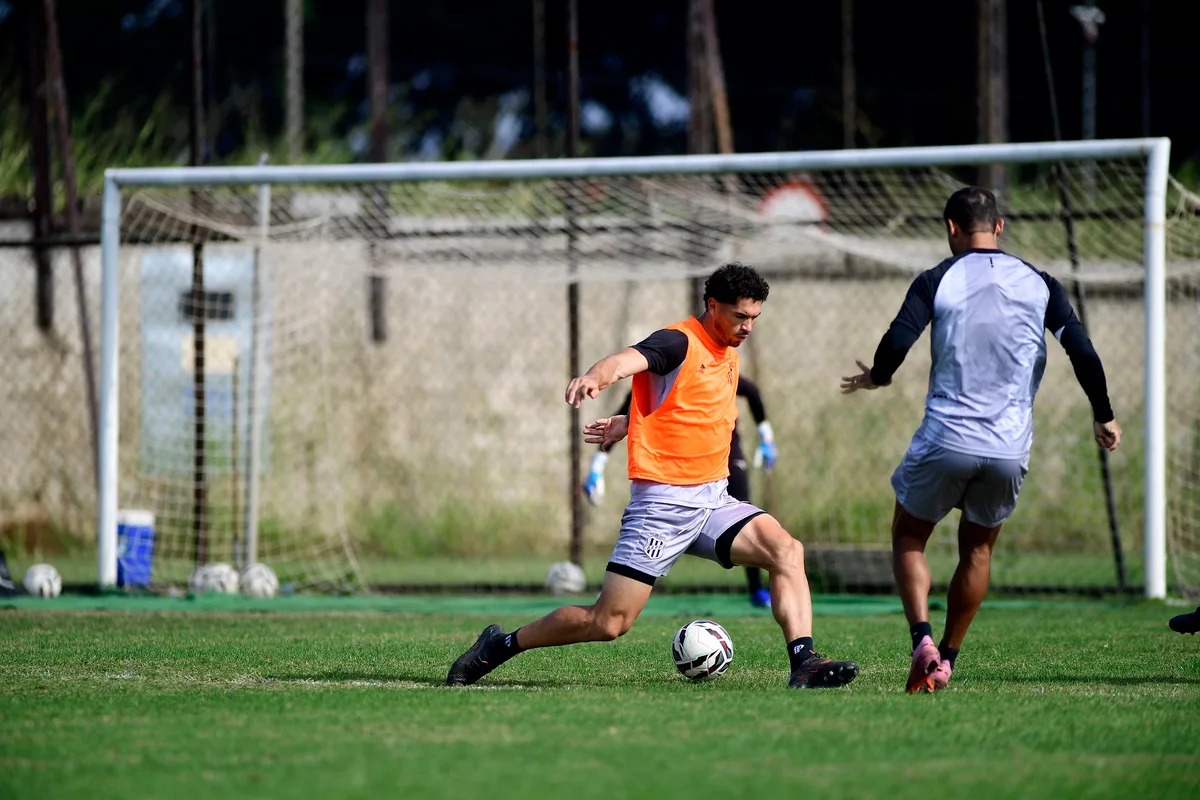 Zagueiro é mais um a rescindir com a Ponte por causa de atrasos salariais