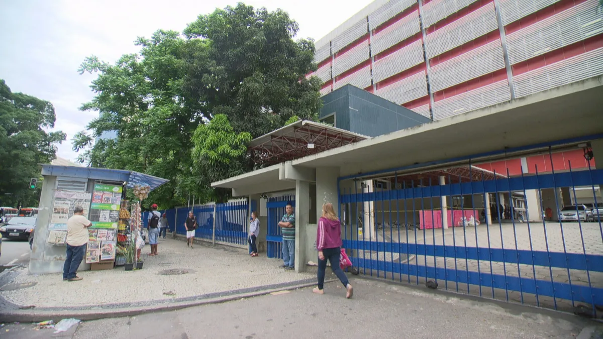Homem é preso por incendiar companheira na Pavuna; vítima está em estado grave
