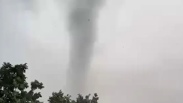 Eine Tote, mehrere Verletzte ++ Tornado in Brandenburg - Heftige Unwetter in Deutschland!