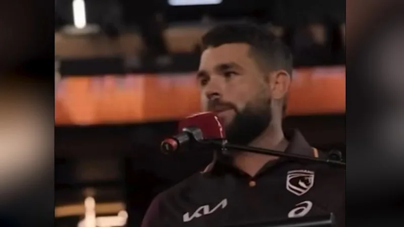 Reynolds snubs Madge in farewell speech