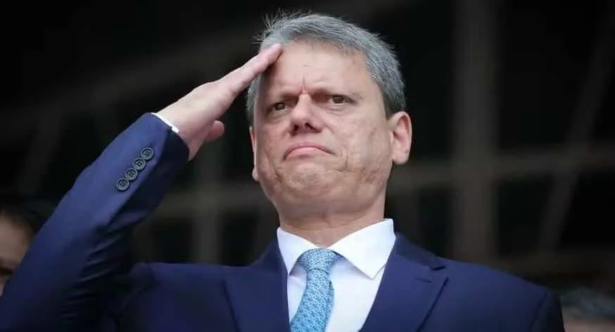 Polícia de Tarcísio pode ter “falhado” em preservar provas do caso Dark Horse
