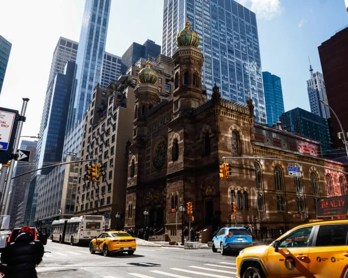 New York City man charged with hate crimes after alleged synagogue assault
