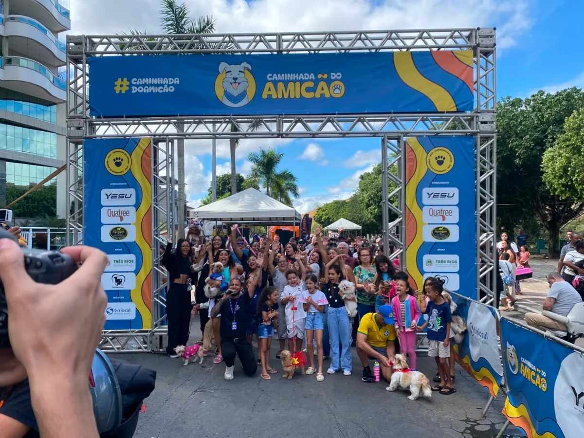 'Caminhada do Amicão' reúne cerca de 500 cães em Três Rios