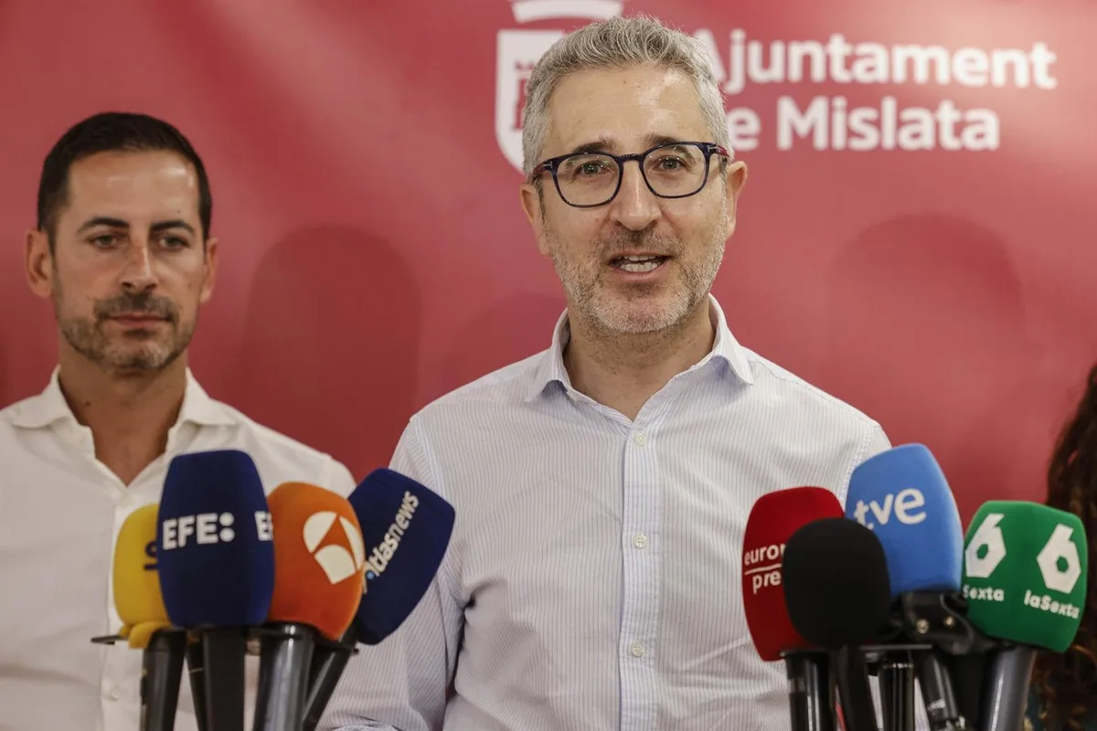 Arcadi España censura el "gamberrismo institucional" del PP sobre Ceuta y le pide que "no se deje infectar por Vox"