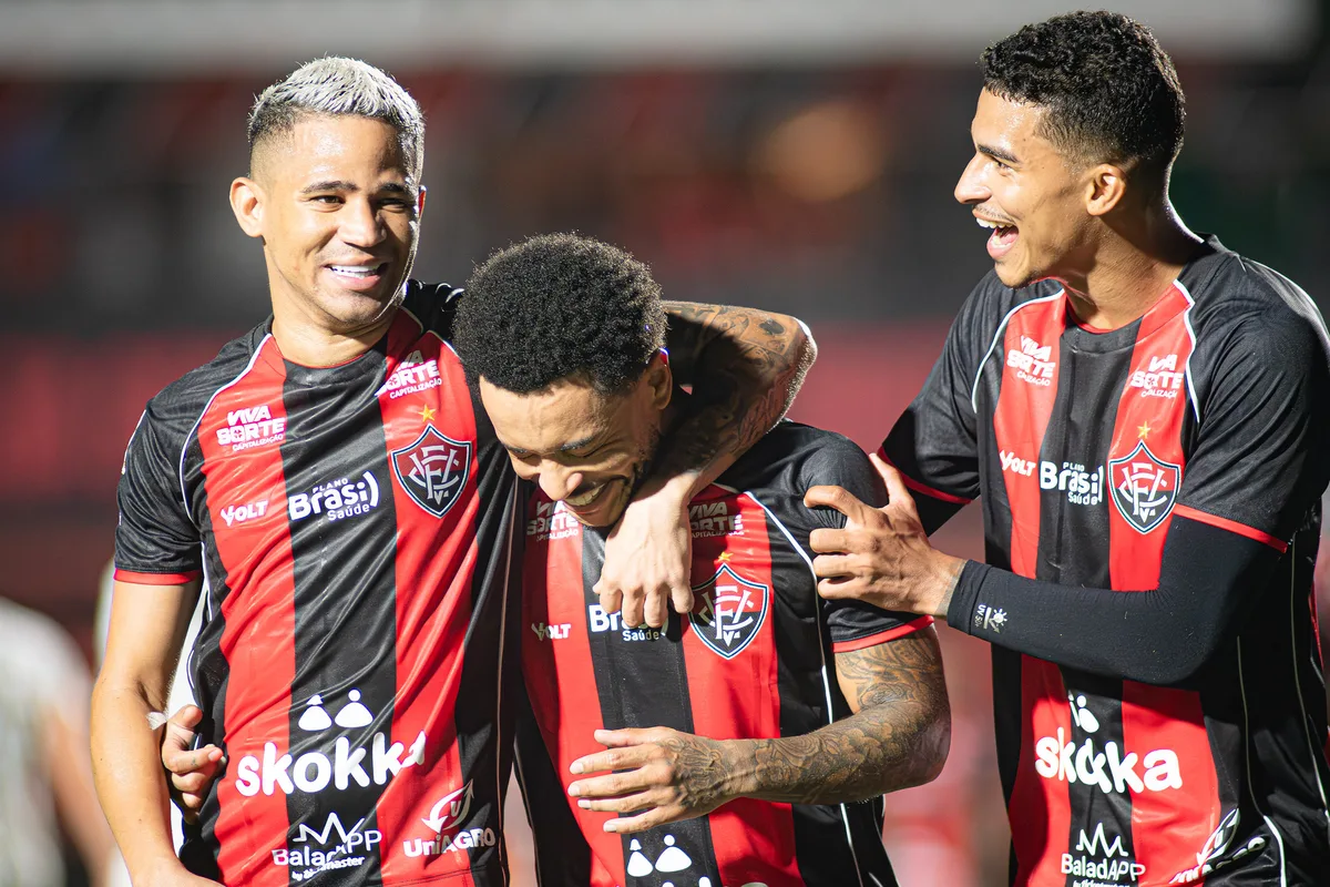 Craque do Vitória revela estratégia que "favorece" seu estilo de jogo