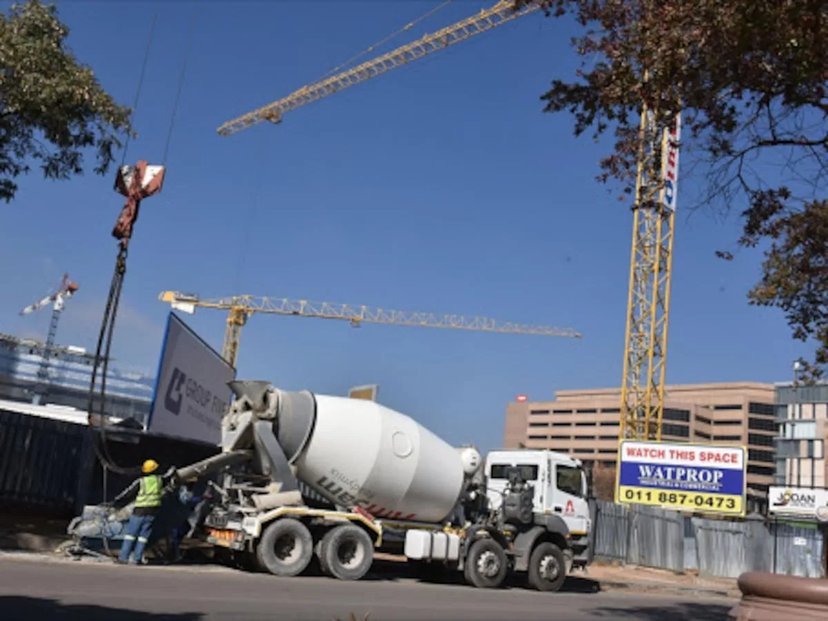 Economy shows tentative August recovery after tough second quarter
