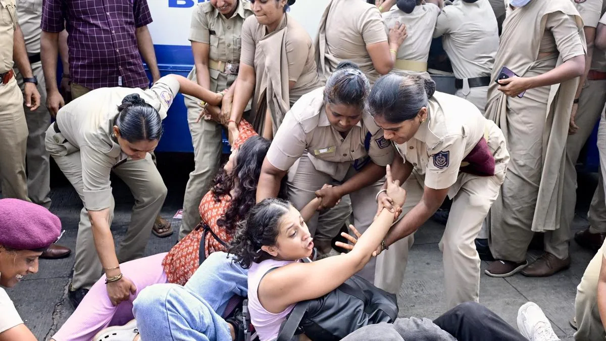 Karnataka Home Minister says police directed not to disrupt peaceful protests