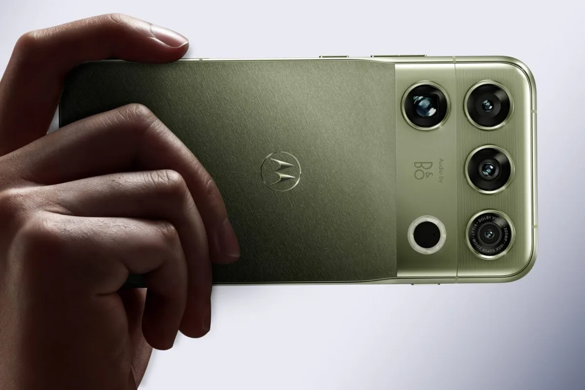 Audio Bang & Olufsen et capteur 200 Mpx : le Motorola Signature 27 sort l’artillerie lourde