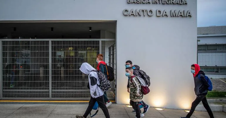 Ano letivo iniciou com 98% dos docentes colocados nos Açores