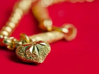 Ils avaient détourné l’attention de la vendeuse pour voler des bijoux en or, trois individus condamnés en Loir-et-Cher