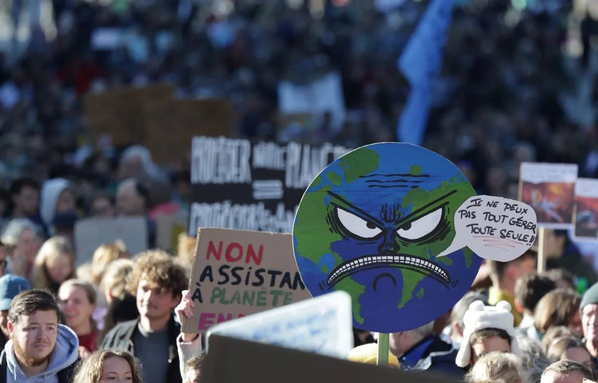 Quelque 45.000 personnes défilent face à l’UE pour plus d’action climatique