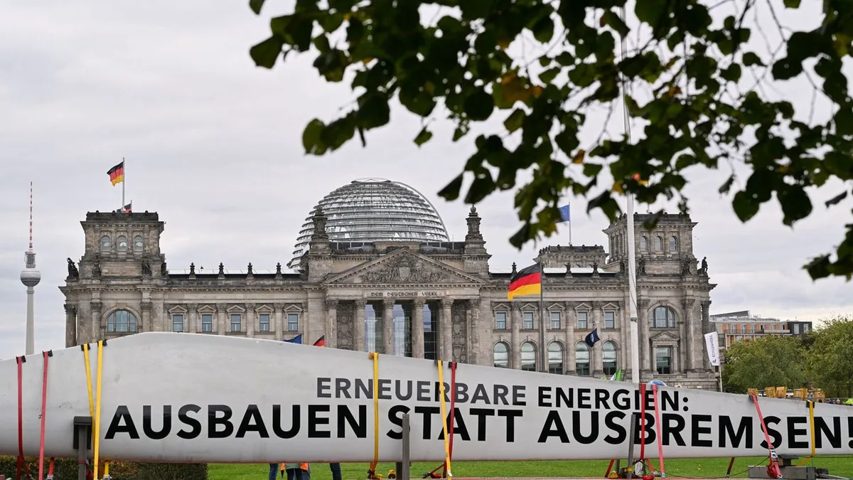 Umstrittene Reformpläne: „Erneuerbar, unverzichtbar“ – Demo gegen Energie-Reform