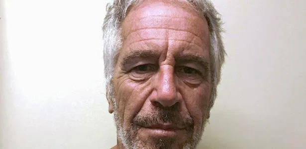 Vítimas de Epstein pedem US$ 6 milhões por imagens de abuso infantil