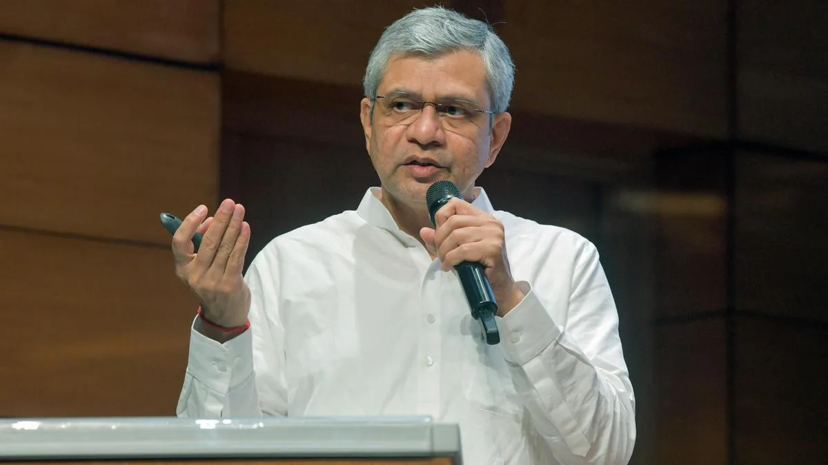Mangaluru under SWR will solve operational problems, says Railway Minister