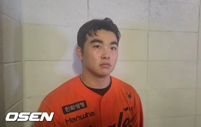 "9점 차 역전 말이 안 된다. 이런 야구를 해본 적이 없다" 역대 2위 진기록, 4안타 4타점 문현빈 "금방 타석이 돌아와 힘들었다"