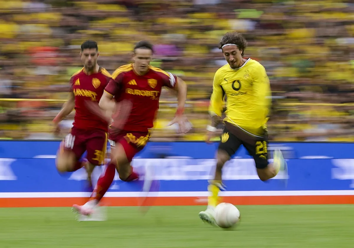 Fabio Silva jugó la última media hora en el amistoso del Dortmund ante la Roma