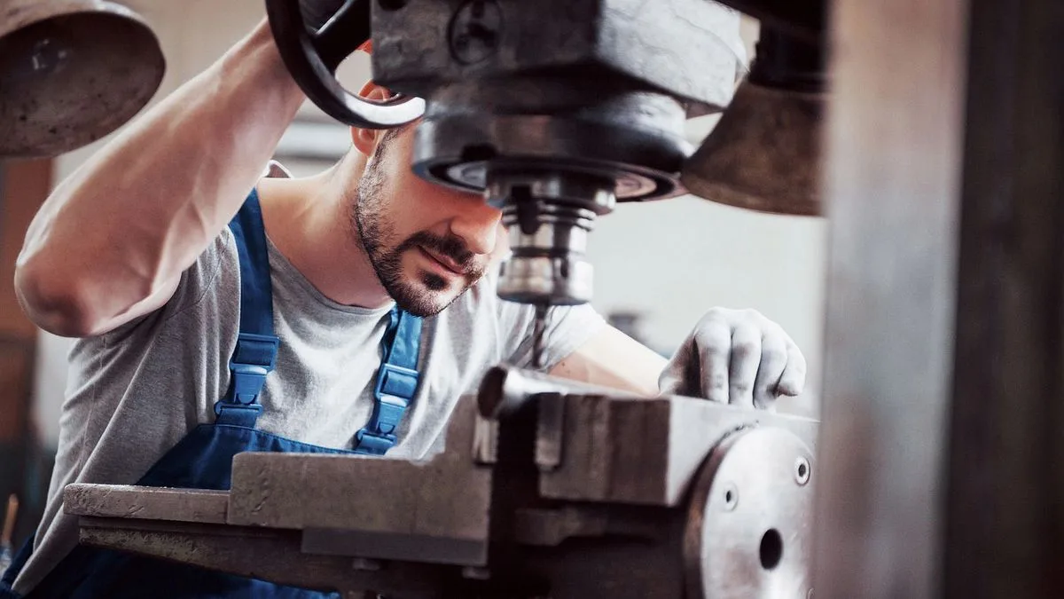 El empleo formal privado cayó en junio por 13° mes consecutivo y está en el mismo nivel que en 2014