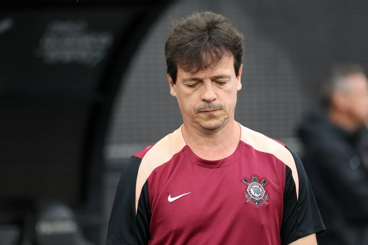Corinthians joga mal contra o Flu, perde mais uma com Diniz e fica perto do Z4