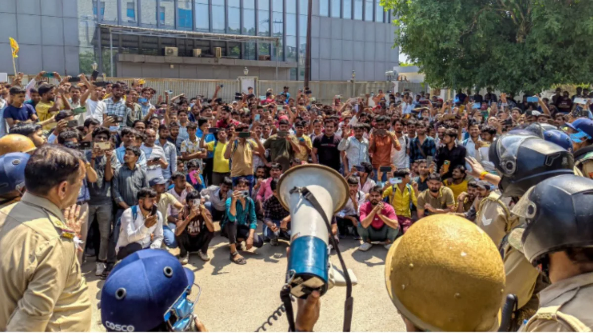 The Daily Catch-Up: Noida workers jailed for weeks, Vande Mataram row and more