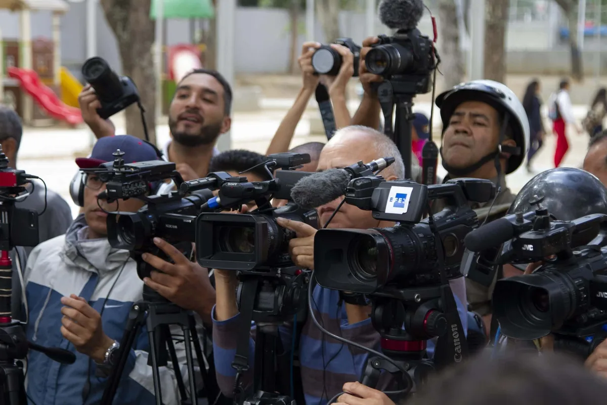 Más de una decena de medios venezolanos lanzan red en defensa de la libertad de expresión