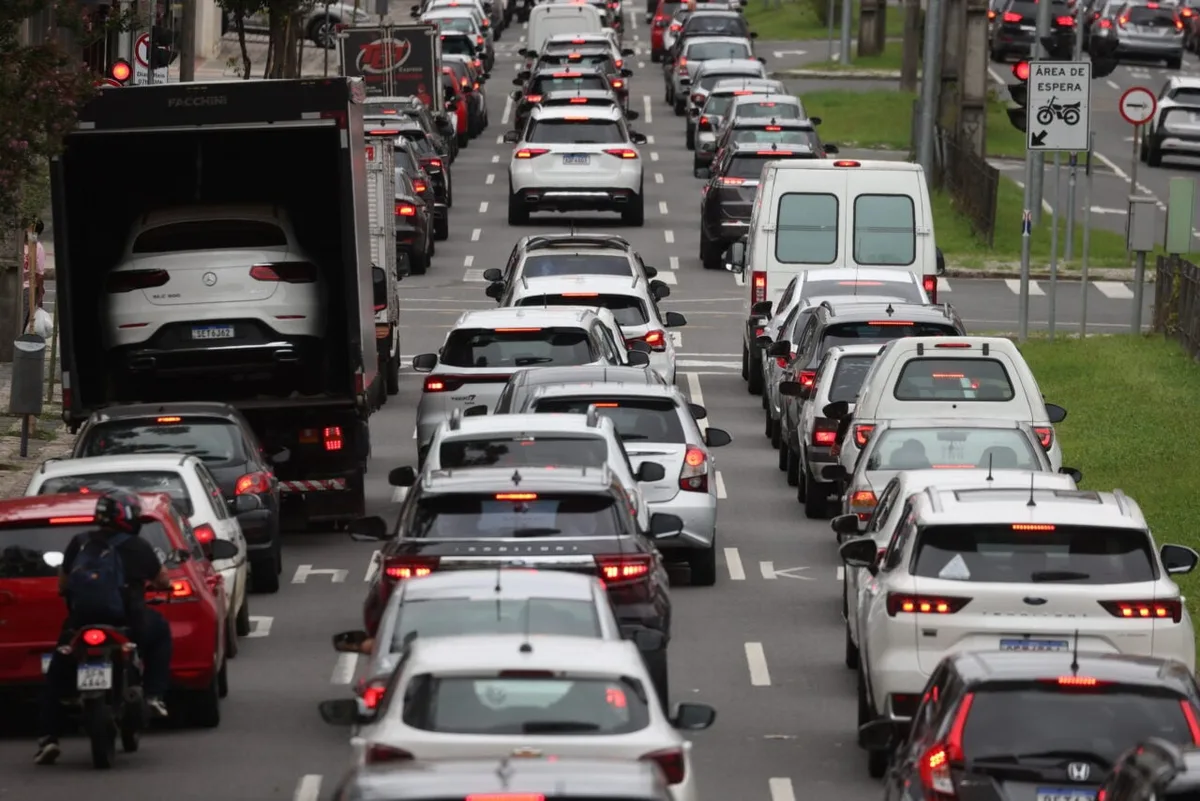 Veja o que pode bloquear seu carro no Paraná além de IPVA, licenciamento e multas