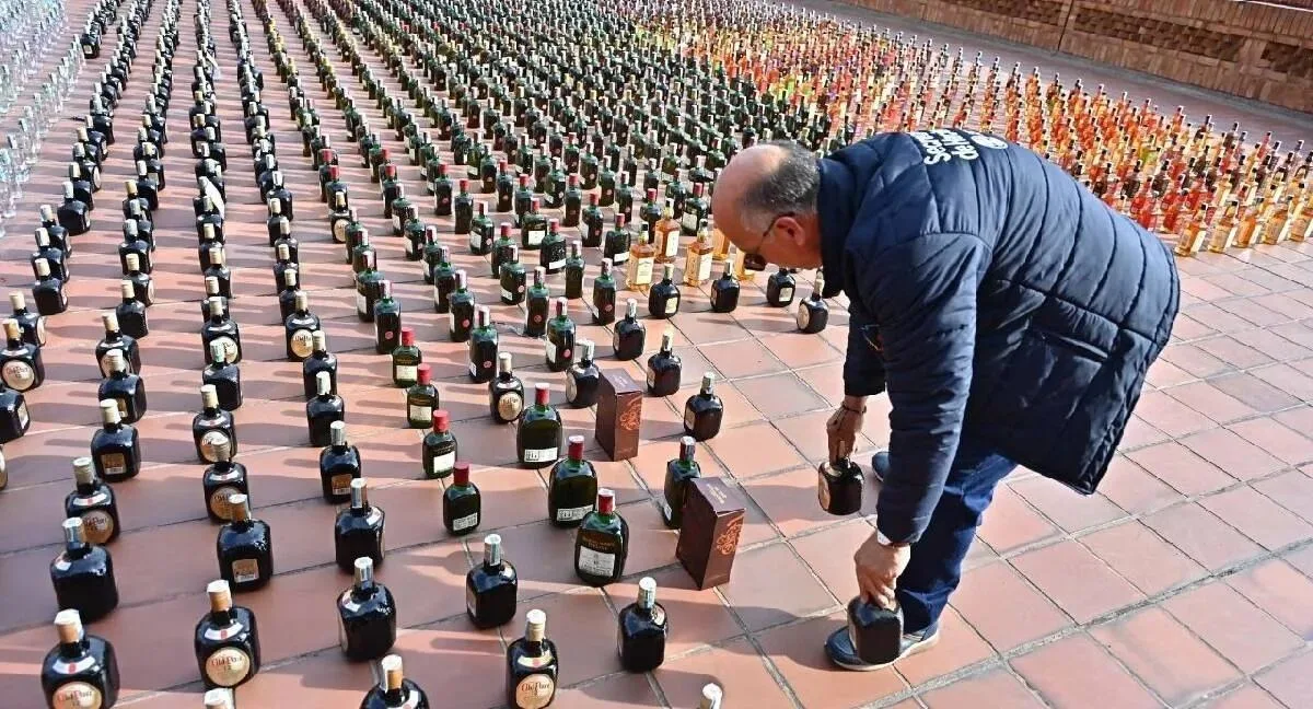 Golpe al licor adulterado en Bogotá: 8.520 botellas fueron incautadas en Los Mártires