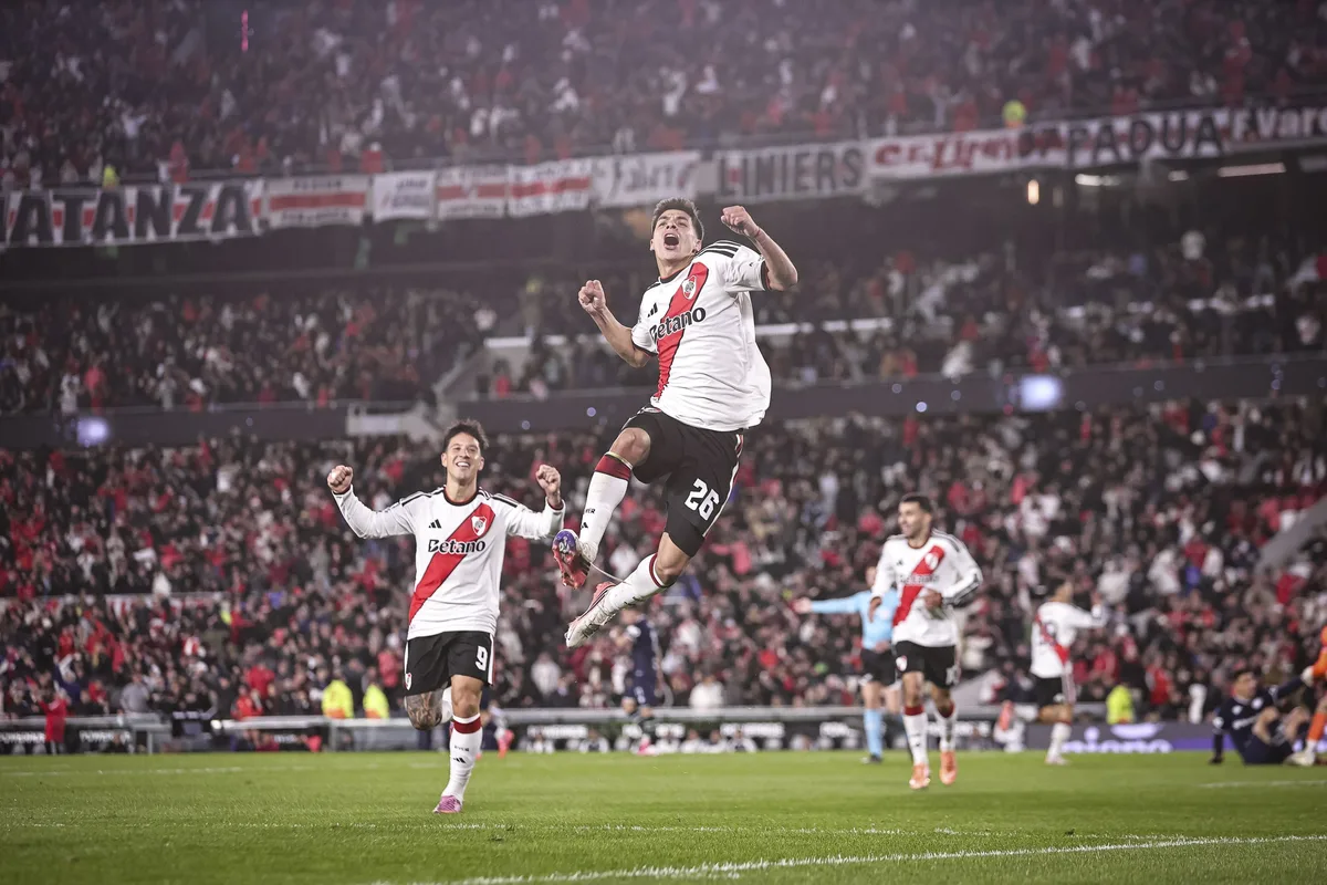 River fue más que el líder de la general y, aunque sufrió, ganó con un golazo para mantener el puntaje ideal con Ponzio