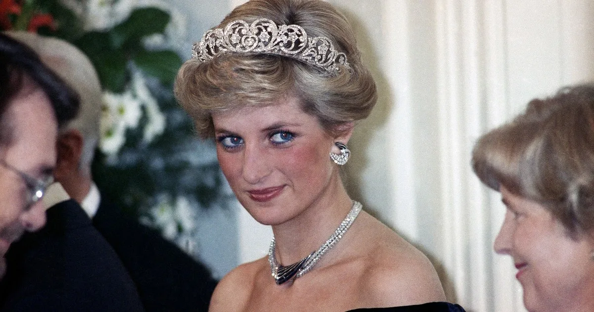 Roberto Devorik, a 29 años de la muerte de Lady Di: "Mientras viva el rey, la memoria de Diana estará en la niebla inglesa"