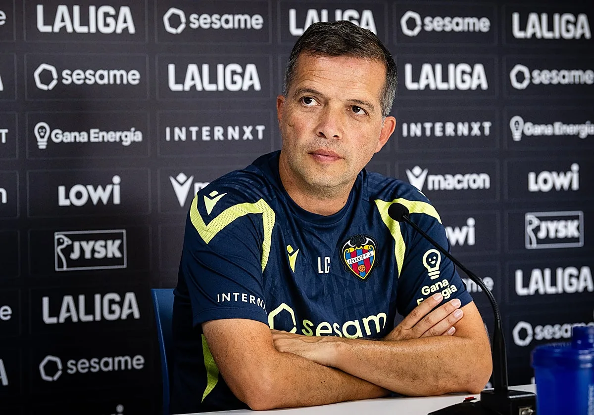 Luís Castro: «El Sevilla FC es un equipo muy agresivo, casi no toma riesgos y es eficaz»