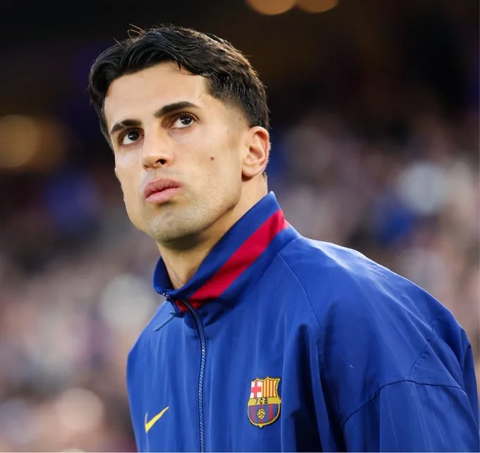 Barcelona hace oficial el fichaje de João Cancelo