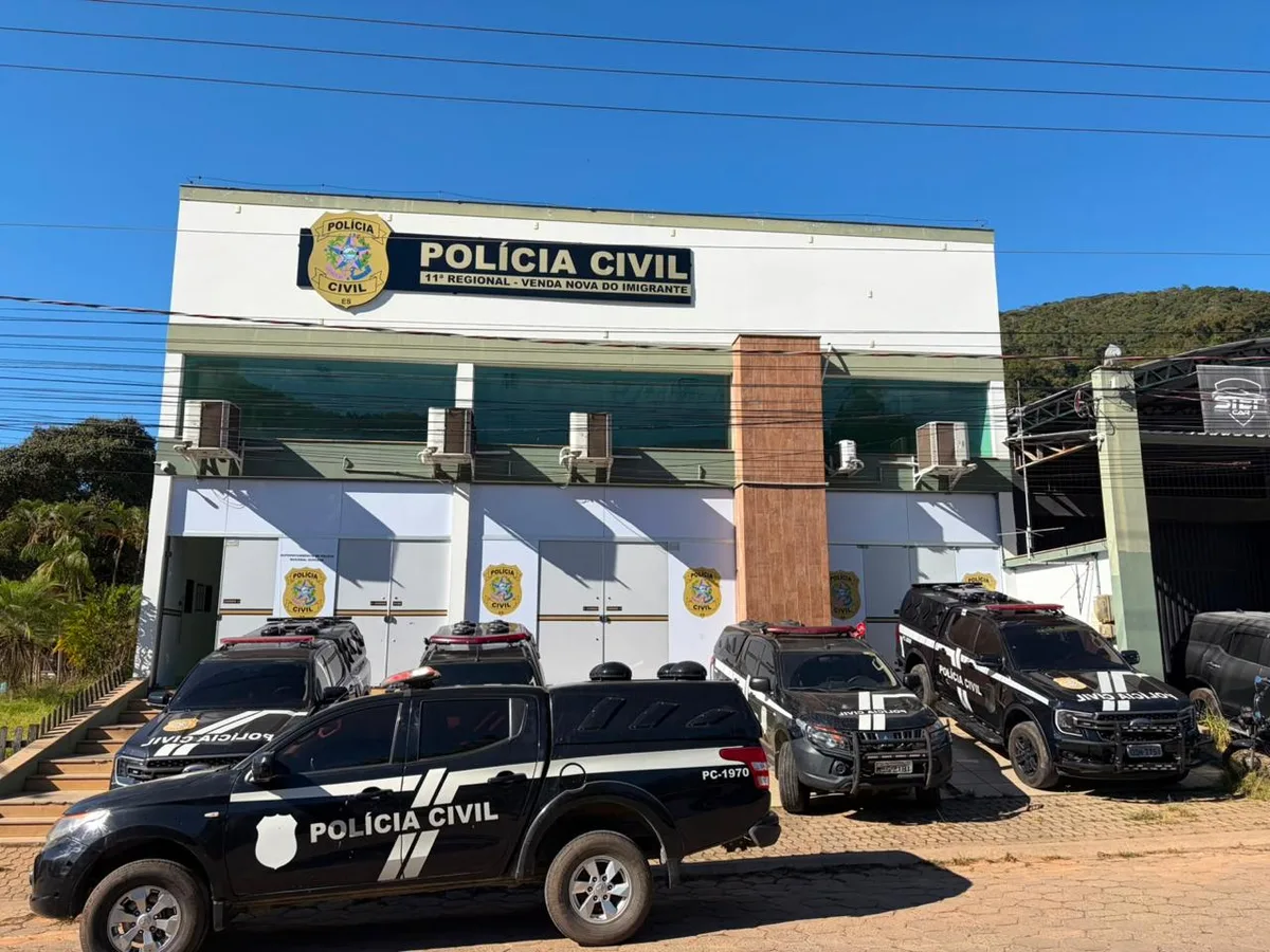 Foragido é preso após tentar se esconder atrás de bomba de combustível em posto no ES