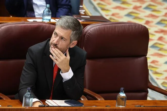 El consejero de Presidencia madrileño justifica la compra del ático para contar con "un inmueble institucional": "Isabel Díaz Ayuso no ha tenido, tiene ni tendrá una residencia oficial"