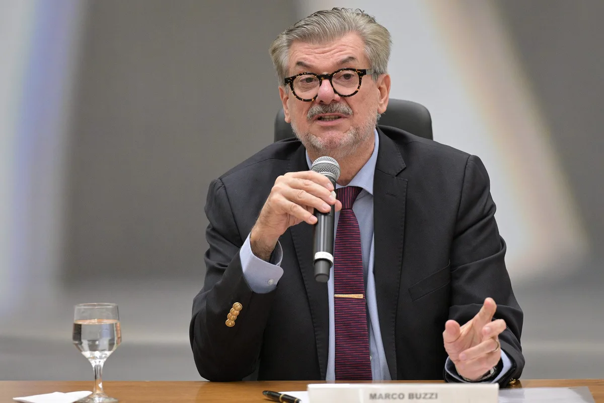 Advocacia-Geral da União entra com ação para que Marco Buzzi perca cargo de ministro do STJ