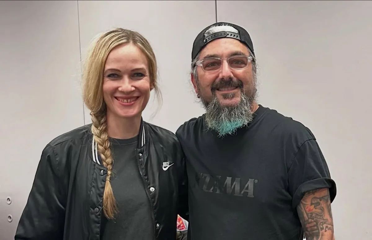 Mike Portnoy (Dream Theater) se derrete por nova baterista do Rush: “rainha”