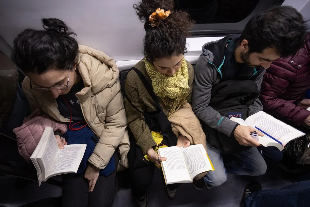 Día del Lector: una fiesta de libros en el subte