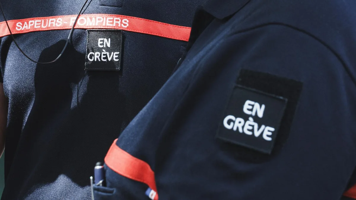 Les sapeurs-pompiers déposent un préavis de grève pour la rentrée, après un été éprouvant