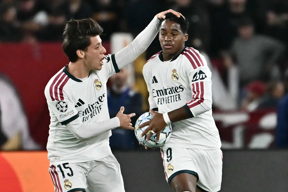 El Madrid, mejor sin Vinicius, remonta en Roma tras los cambios de Mourinho
