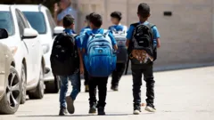 Os pais palestinos preocupados com ataques a escolas na Cisjordânia ocupada: 'O que fazer quando colonos atiram em seus filhos?
