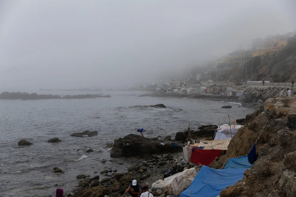 Un centro de investigación de ataques híbridos infiere la firma de Rusia en la desinformación posterior a la entrada masiva a Ceuta, sin pruebas concluyentes
