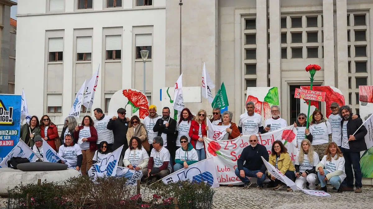 Professores receberam 1 euro por resposta corrigida nos exames. Fenprof leva hoje pagamento à Provedora de Justiça