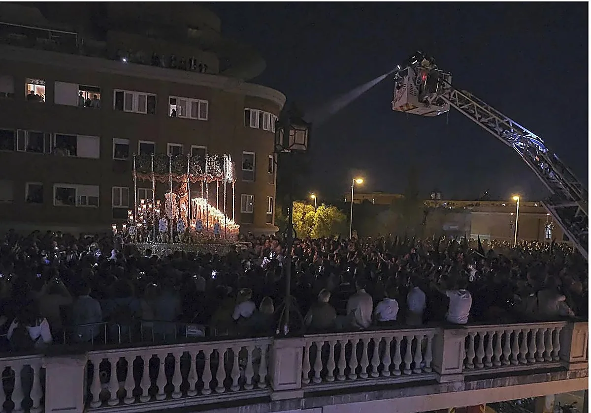 El Ayuntamiento nombrará este jueves a la Virgen del Refugio patrona del Cuerpo de Bomberos de Sevilla