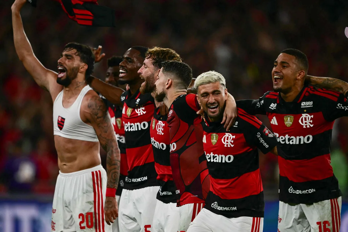 Flamengo le ganó a Cruzeiro 2-1 y lo eliminó de la Copa Libertadores con un show de golazos en el Maracaná