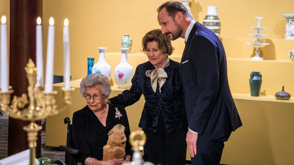 Muere la perrita Wilma, la inseparable compañera de Astrid de Noruega no ha resistido el fallecimiento de la princesa