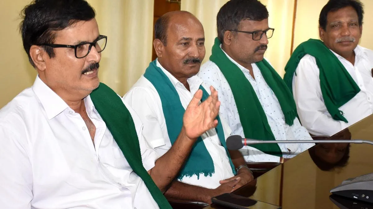 Sugarcane farmers threaten agitation if FRP is not raised by October 10