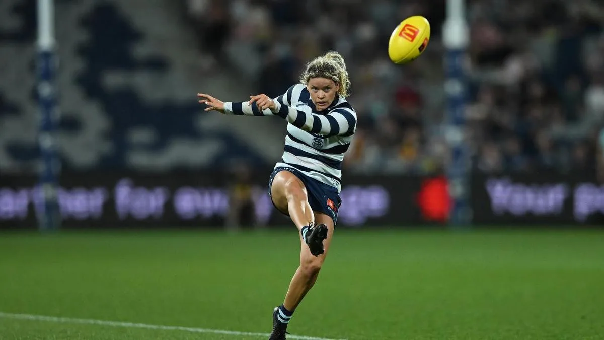 Finals hopes dim for Eagles, Port after AFLW defeats