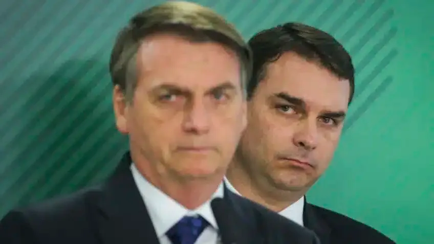 Flávio Bolsonaro tem plano para esvaziar universidades federais