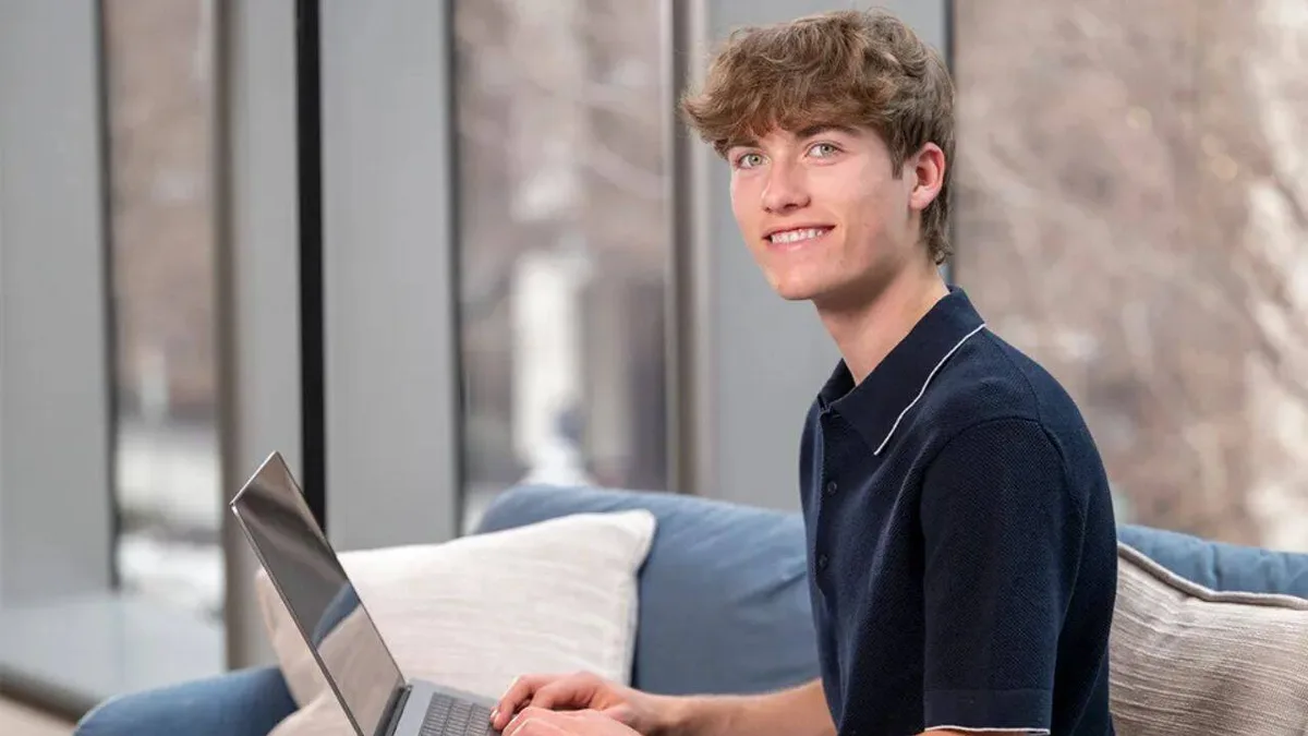 18-year-old student Finnegan McGill developed a device to identify birds from their calls